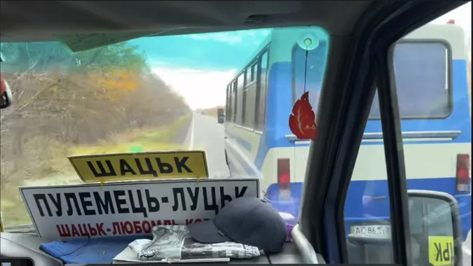 Щоб не крав пасажирів: маршрутки на Волині влаштували «смертельні» перегони (відео 18+, оновлено)