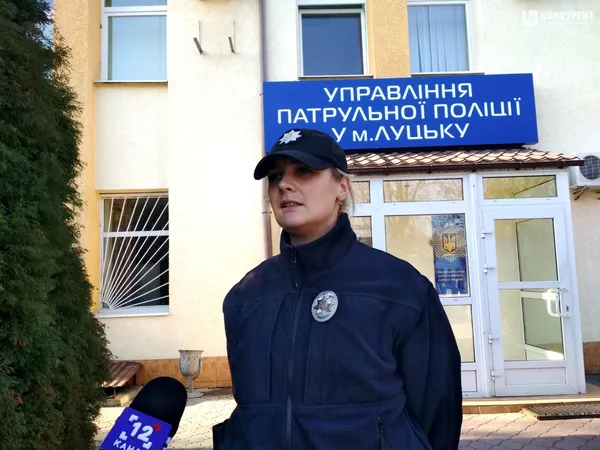 Рація, «броніки» та 100 запитань: луцькі школярі відвідали управління патрульної поліції (фото)