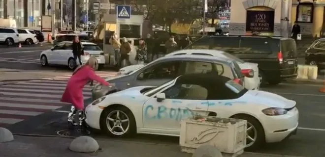 Розтрощений білявкою Porsche у Києві: несподіване продовження історії (відео)