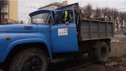 Поребрики та гідранти: що коїться на проспекті Волі у Луцьку (фото)
