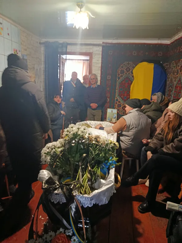 Очі людей були повні сліз: на Волині попрощалися із воїном Богданом Дубенчуком (фото)