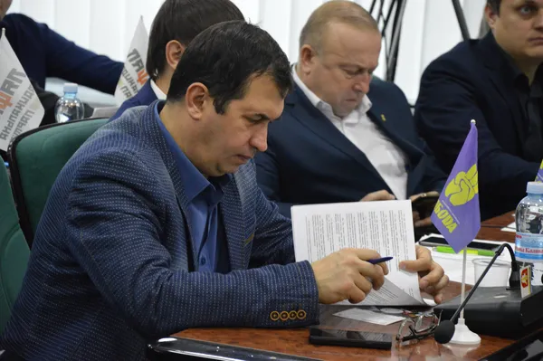 Депутат Віктор Іщук