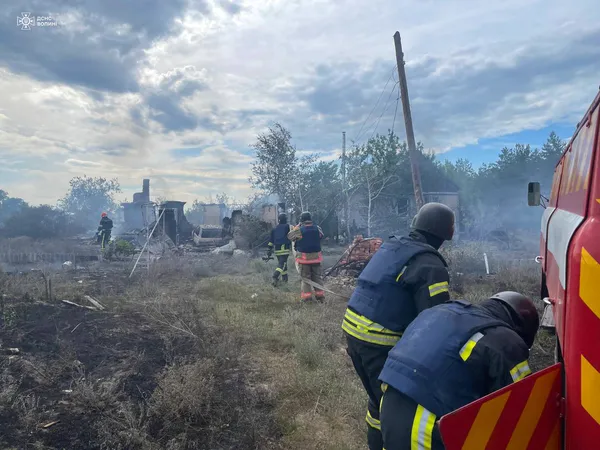 Завжди у зоні ризику: день з чергування волинських рятувальників на Донеччині (фото)