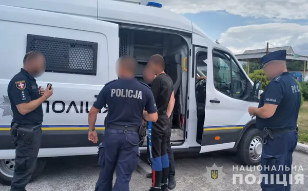 Наркотики у Польщу заведуть: маневицькі поліцейські розшукали злочинця за кордоном (фото)