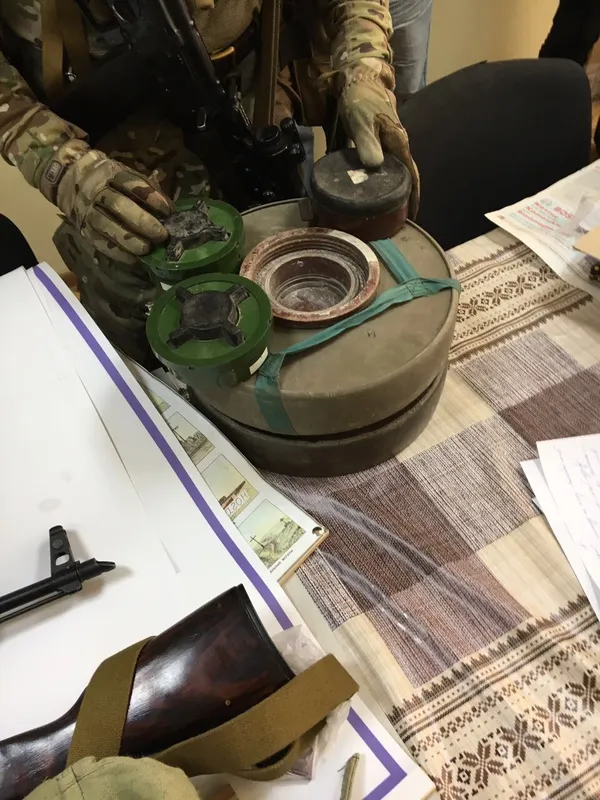 Подробиці обшуків «Варти порядку» у Луцьку (фото)