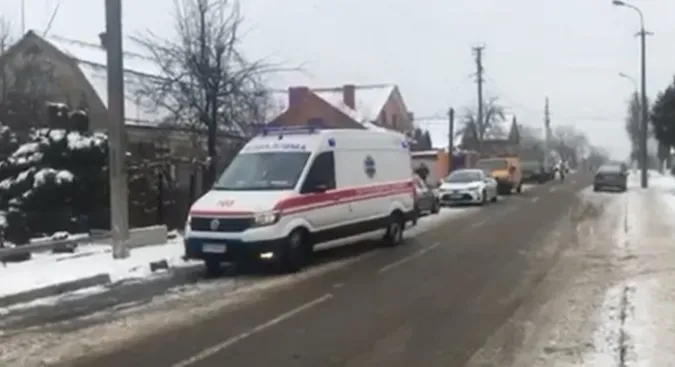У Луцьку на вулиці Гетьмана Мазепи горить автомобіль (відео)