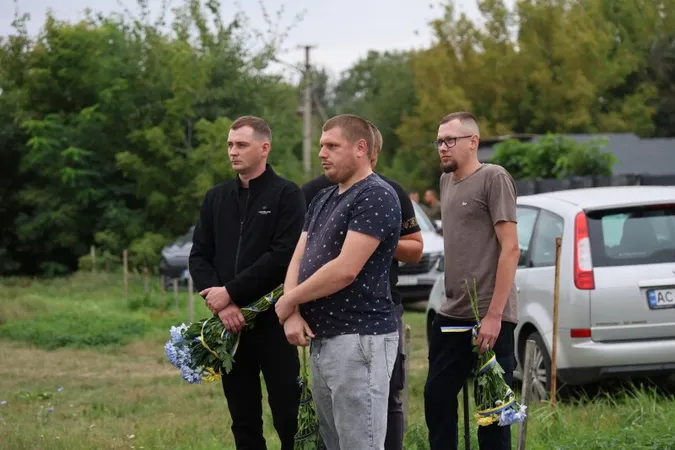 «Був найбільшою опорою і підтримкою»: на Волині попрощалися з загиблим воїном Ігорем Лавришиним
