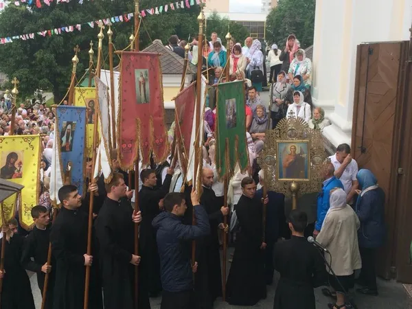 Хто з відомих лучан відвідав Богослужіння Патріарха Філарета (фото)