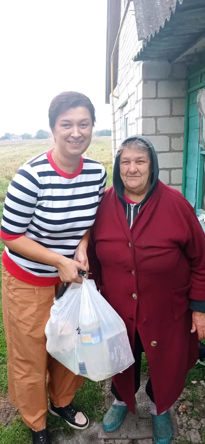 У Підгайцівській громаді літнім людям роздали пакунки допомоги (фото)