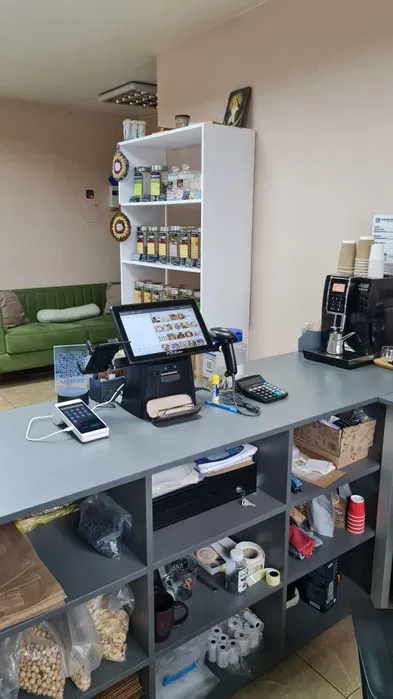У центрі Луцька продають магазин здорового харчування (фото)
