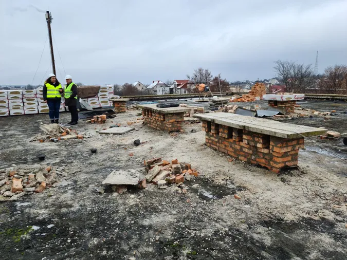 У Підгайцях відремонтують дах шкільного спортзалу (фото)