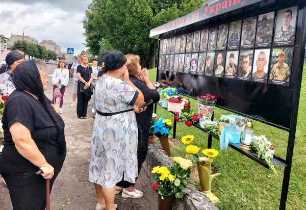 У місті на Волині відкрили стелу пам'яті про загиблих Героїв (фото)