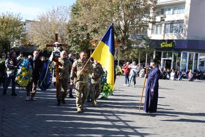 У Луцьку попрощалися із загиблим на Донеччині Артуром Задоянним (фото)
