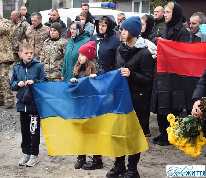На Волині провели в останню дорогу Ігоря Савчука (фото)