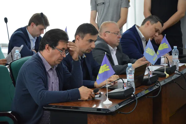 Коли проект рішення твоєї фракції про олігархів не підтримали