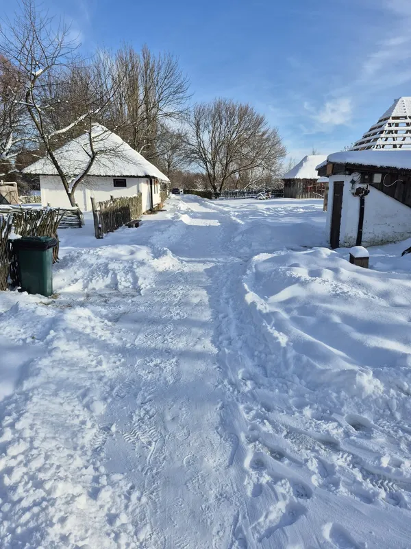 Старовинне село серед снігів: волинян зачарували неймовірними світлинами (фото)
