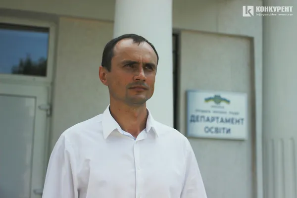 Чи безпечно буде навчатися у луцьких школах: інтерв'ю з головним освітянином Віталієм Бондарем