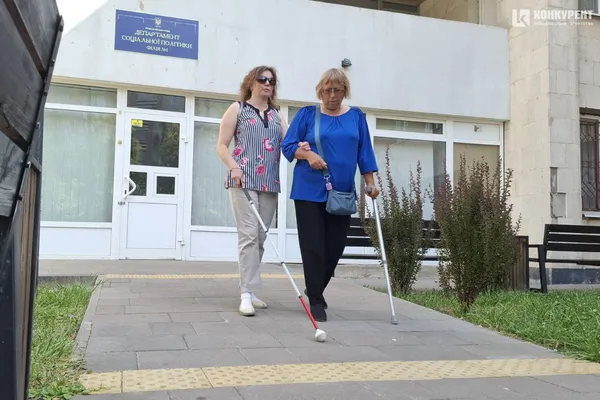 Дискримінація незрячих? – у Луцьку пройшла нова хода безбар’єрності (фото)