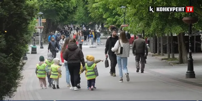 Чи сприятиме підвищення виплат на дітей зростанню народжуваності: запитували у лучан (відео)