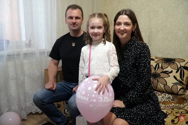 Подаровані на день народження гроші донька загиблого Героя хоче передати на ЗСУ