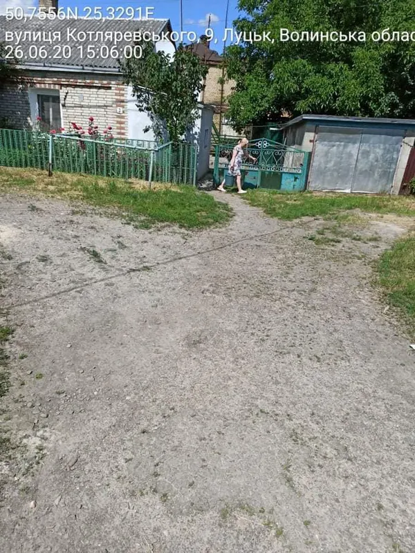 Муніципали виявили лучан, що зливають відходи біля власного будинку (фото)