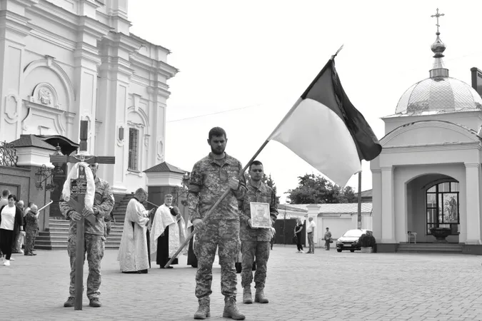 У Луцьку попрощалися із загиблим на Миколаївщині Ігорем Дуплієм (фото)