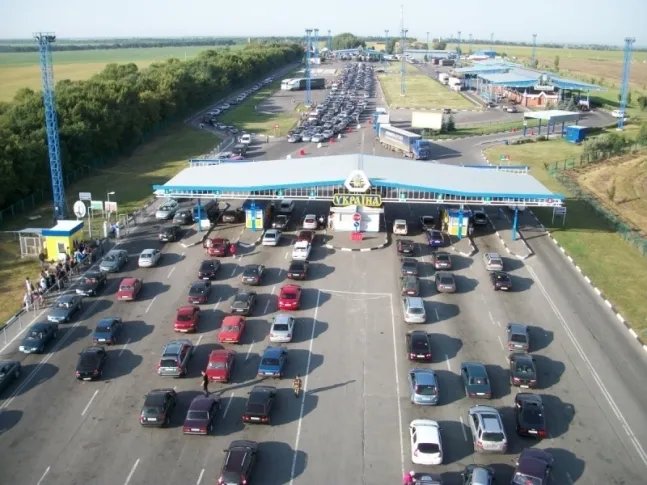 На кордоні Волині з Польщею – майже двісті авто