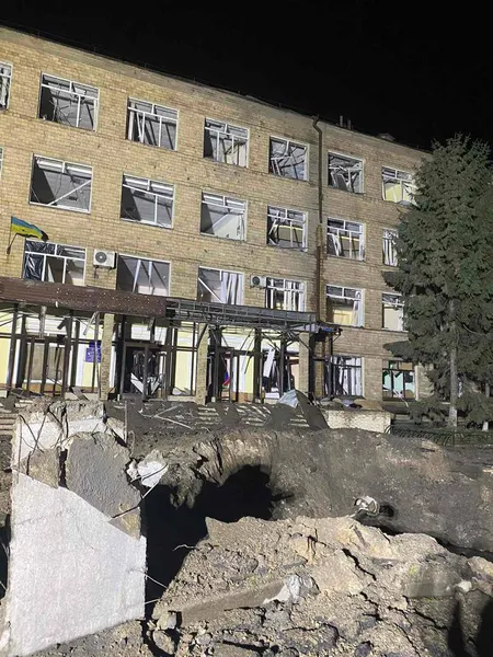 Окупанти вночі обстріляли Харків – постраждав коледж (фото)