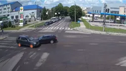 У Луцьку на перехресті не розминулися Skoda та Volvo (відео)