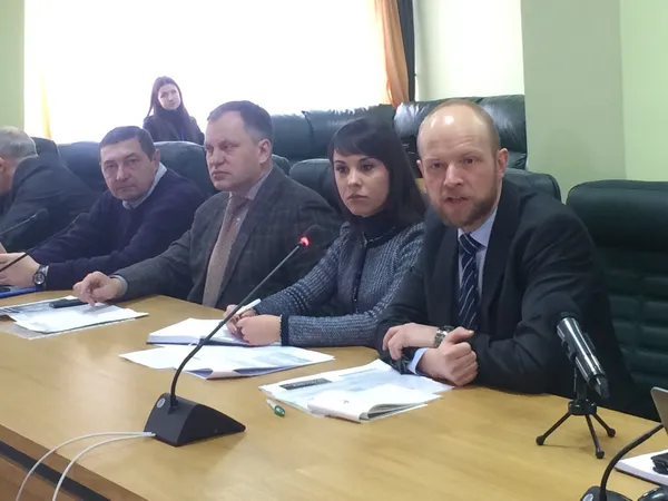 Праворуч старший інвестиційний менеджер NEFCO Амонд Бейнтнес
