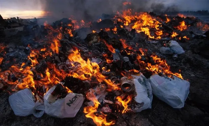 Лучан закликають повідомляти про випадки спалювання відходів