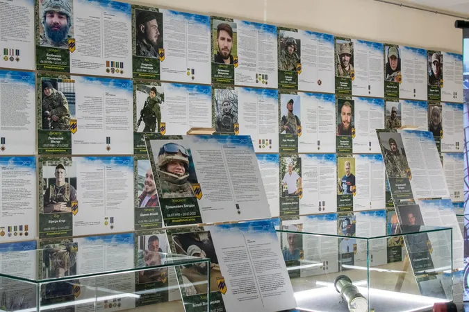 У Луцьку відкрили виставку «Полк «Азов» – янголи Маріуполя» (фото)