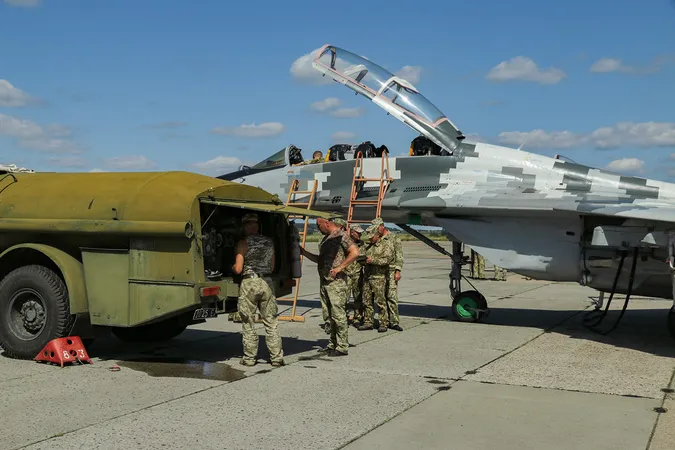 Як на Волині винищувачі в небі «атакують» противників (фото)