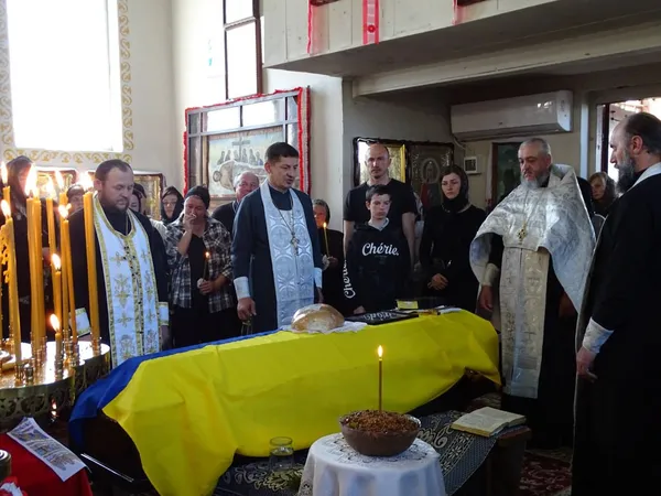 На Волині попрощалися з воїном Василем Криницьким, який загинув понад 2 роки тому (фото)