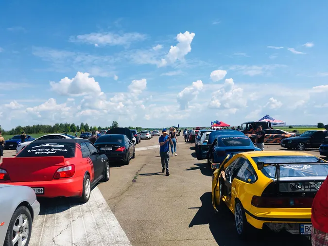 Біля Луцька стартували всеукраїнські автоперегони (фото, відео)