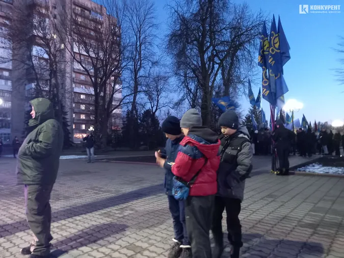 З волинкою та барабанами: у Луцьку пройшов «Марш правих традицій» (фото, відео)
