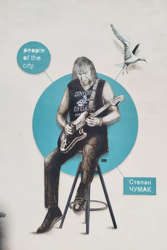 У Луцьку з'явився новий мурал на честь відомого музиканта (фото)