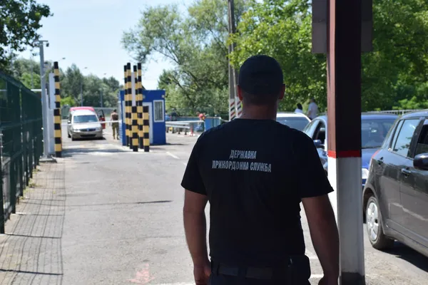 На Волині затримали авто білоруса, «заправлене» салом (фото)