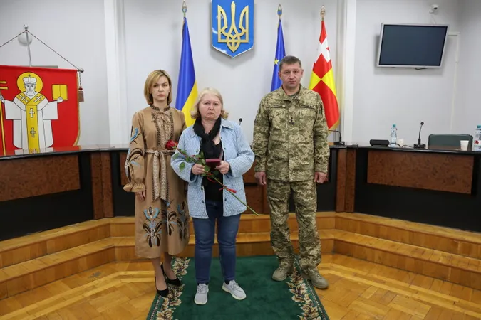 У Луцьку родинам загиблих Героїв вручили державні нагороди (фото)