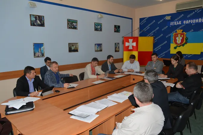 У Луцьку хочуть розміщувати зовнішню рекламу не вище першого поверху