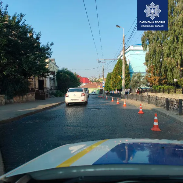 Патрульні стежили за порядком біля луцьких шкіл