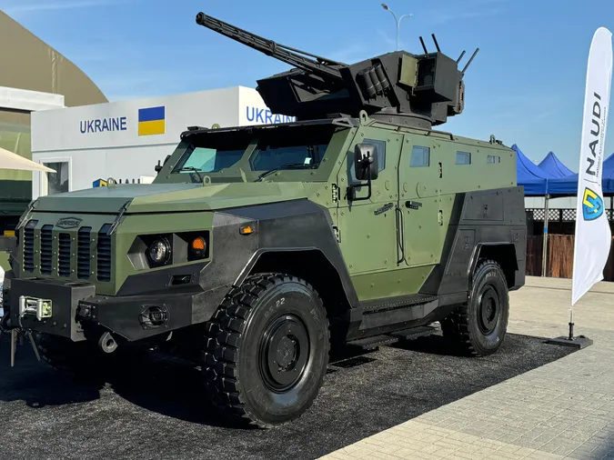 «Українська бронетехніка» представила новий бойовий бронеавтомобіль (фото)