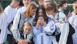 Квіти, дзвоники і діти: як у Луцькому ліцеї №9 відзначили 1 вересня (фото)