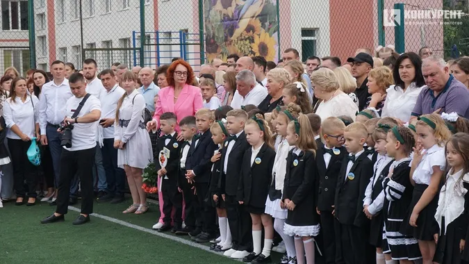 1 вересня у луцькій школі №9: як це було (фоторепортаж)