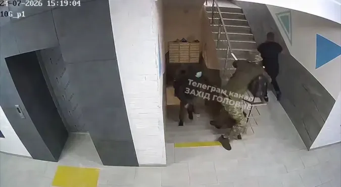 Вивели з під'їзду із заламаними руками: Омбудсман ініціював перевірку дій ТЦК на Волині (відео)