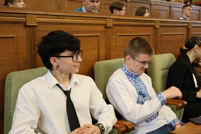 Гордість Волині: у Луцьку відзначили юних інтелектуалів та їхніх наставників (фото)