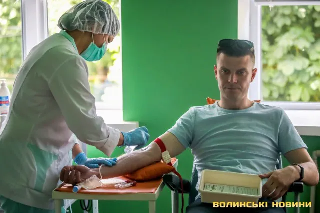 Як стати донором: репортаж з Волинського центру крові (фото)