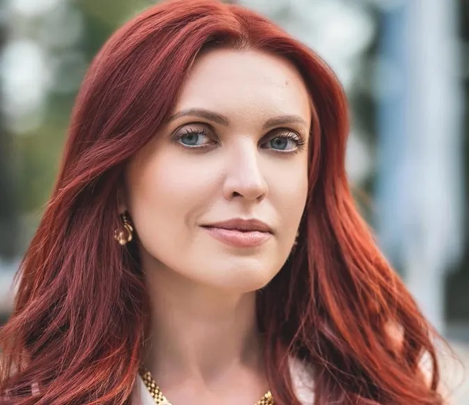 «Що за треш взагалі»: поетка з Луцька Тетяна Власова шокована пропозицією перекласти її вірші російською (фото)