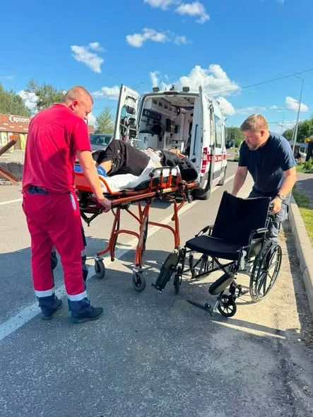 Дві доби в дорозі з окупації: на Волині онуки зустріли 80-річну бабусю зі Скадовська (фото)