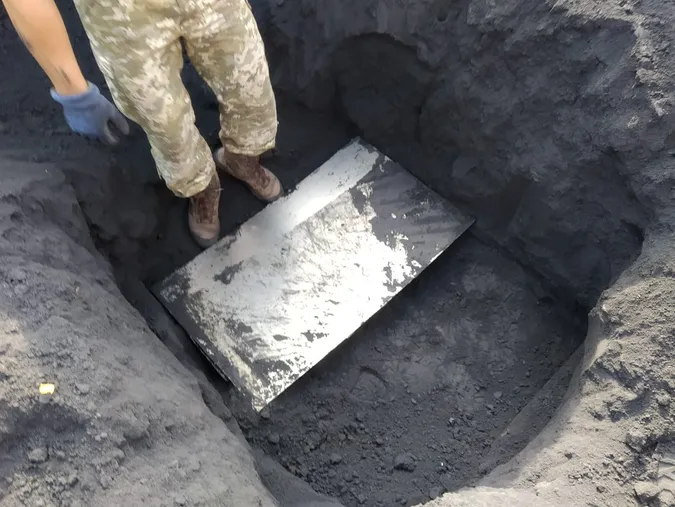 Луцькі прикордонники виявили велику партію нелегальних цигарок (фото)